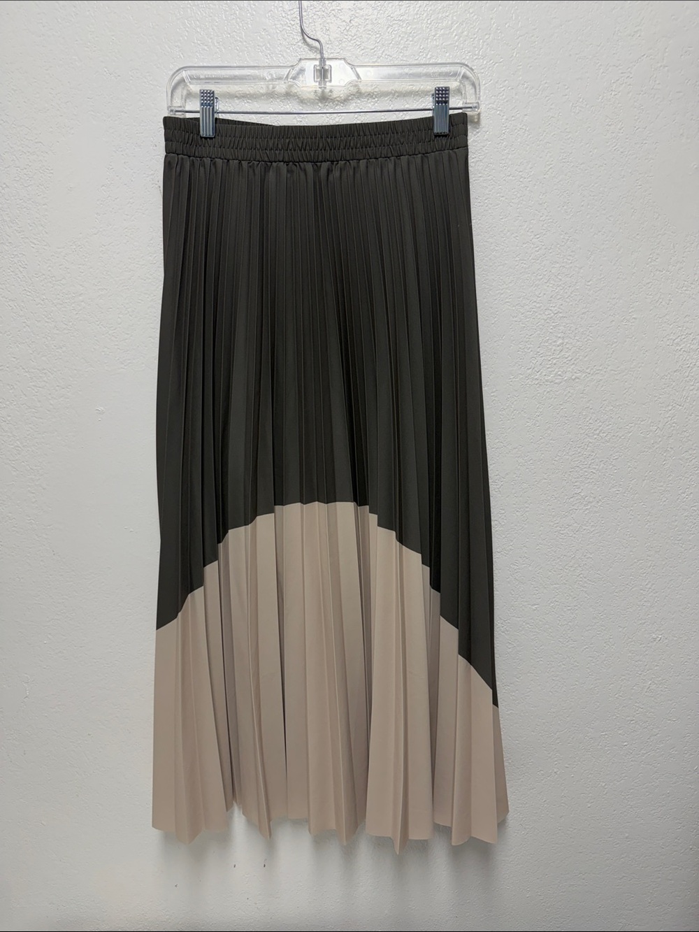 Max Studio Olive and Beige Pleated Midi Skirt